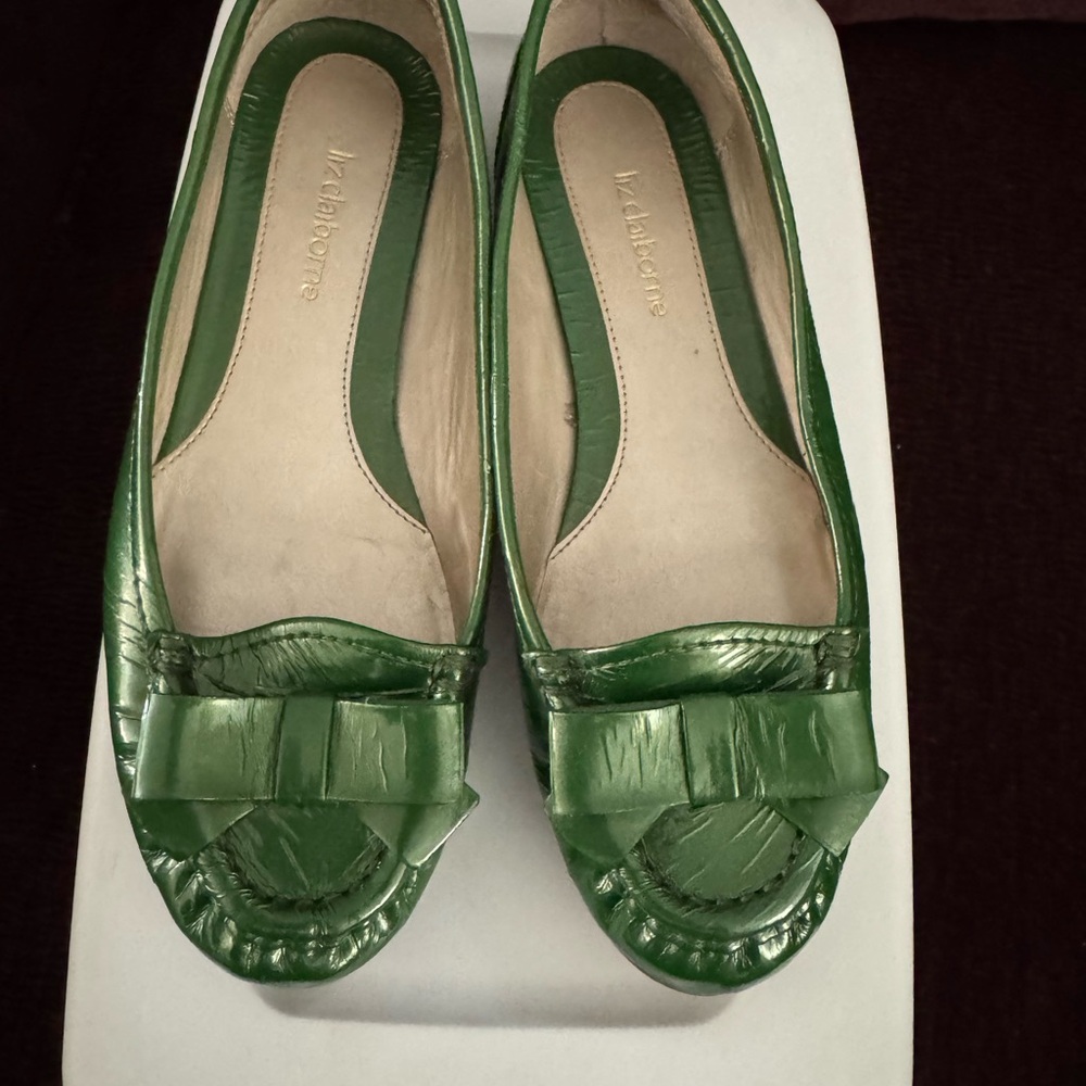 Liz Claiborne Metallic Green Bow Loafers